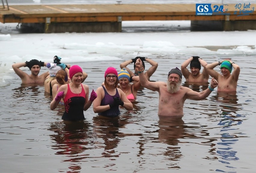 Chrzest Morsów pośród lodów na Jeziorze Głębokim