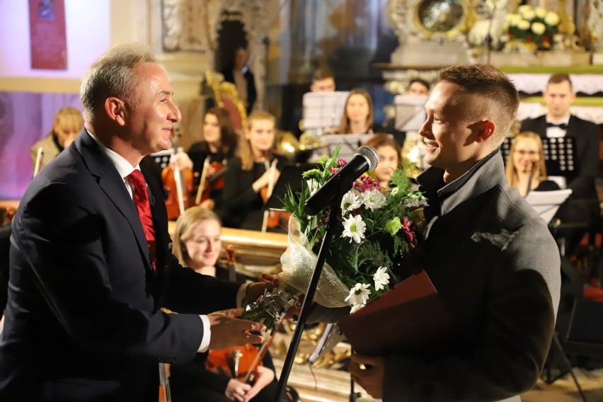 Burmistrz Brzegu wręczył nagrody ludziom kultury 