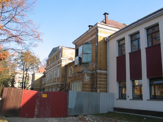 Na potrzeby centrum onkologicznego, dyrekcja Szpitala Wojewódzkiego w Tarnobrzegu remontuje najstarszą część obiektu, w której jeszcze kilka lat temu mieściła się ginekologia i chirurgia dzieci.