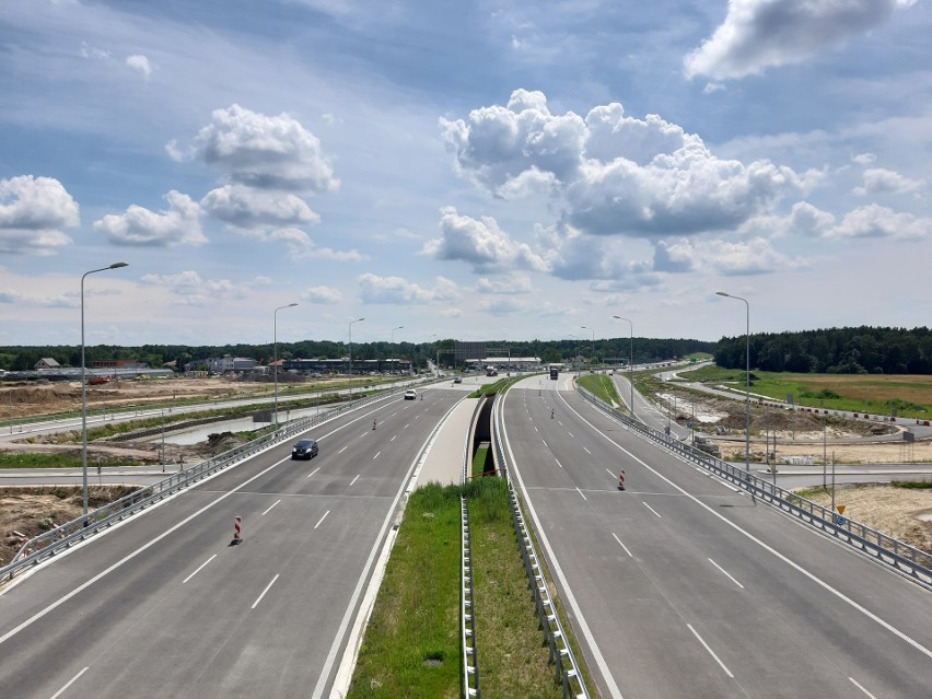 Finał budowy trasy S17 z Lublina do Warszawy. Jeszcze w lipcu koniec z rondem w Kołbieli. Zobacz zdjęcia i wideo