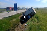 Śmiertelny wypadek na autostradzie A4 pod Wrocławiem. Kierowca tira zginął przygnieciony przez naczepę [ZDJĘCIA]