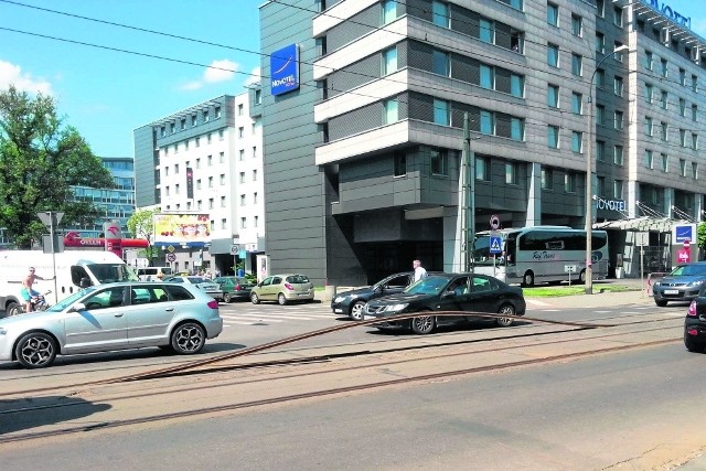 Nasz Czytelnik wyłapał wczoraj moment wybrzuszenia szyny na ul. Kościuszki