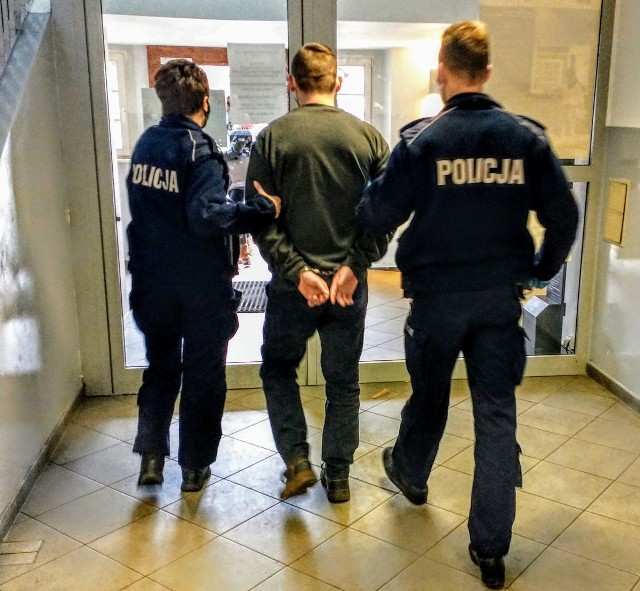 Opolscy policjanci zatrzymali cztery osoby podejrzane o związek z pobiciem.