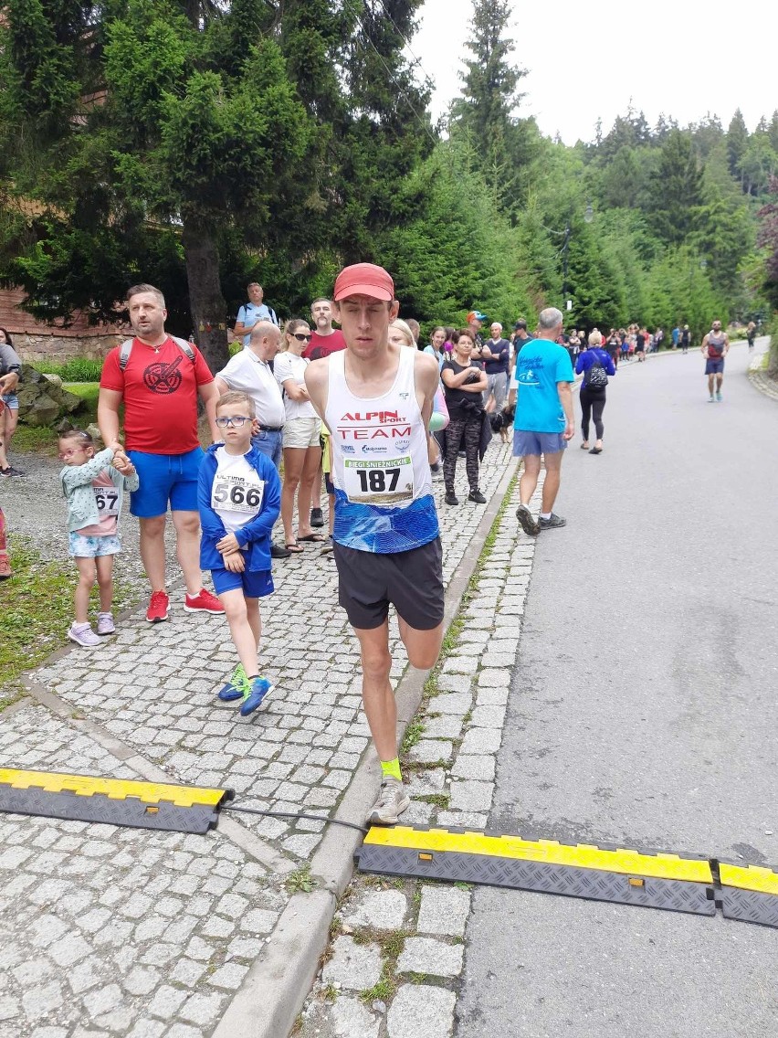 Wielki sukces biegaczy z Rudnika w Gorskich Mistrzostwach Polski. Zobaczcie zdjęcia