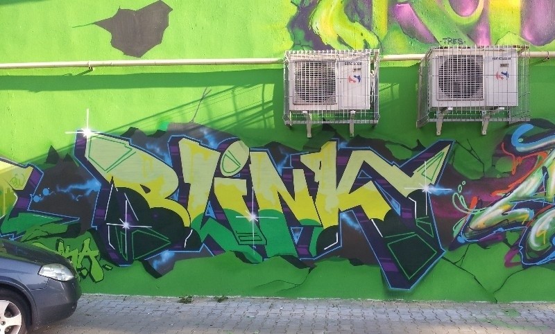 Legalne graffiti zamiast wulgarnych bohomazów. Łódzka spółdzielnia stosuje prewencyjne malowanie