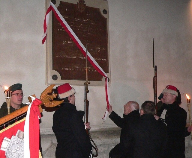 Odsłonięcia tablicy pamiątkowej w Busku dokonał Józef Czernikiewicz.