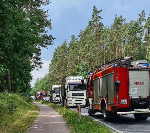 Dachowanie pod Tanowem i kłopoty z przejazdem na trasie Szczecin - Police