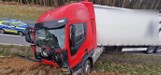 Wypadek na drodze krajowej nr 6 w Karnieszewicach. Kierowca trafił do szpitala [ZDJĘCIA]