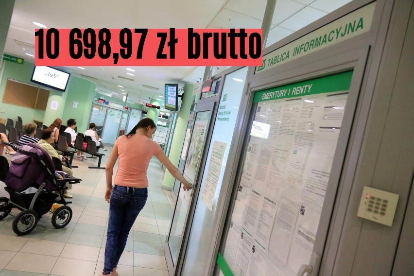 Świadczenie emerytalne o wartości 10 698,97 zł brutto...