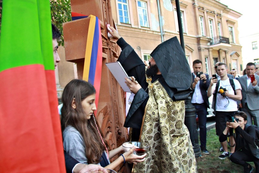 Ormiański dar dla Lublina. Chaczkar stanął na pl. Kochanowskiego (ZDJĘCIA i WIDEO)