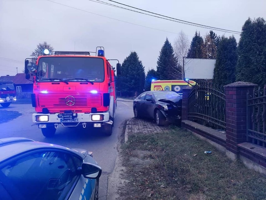 Wypadek w Starym Lubotyniu. Zderzyły się dwa pojazdy. 25.11.2022