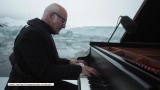 Koncert fortepianowy na... tle topniejącego lodowca (wideo)