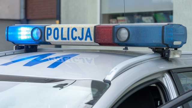 Wypadek z udziałem kierowców volkswagena oraz motocyklu miał miejsce w czwartek, o godzinie 14.30 na ulicy Będzińskiej w Sosnowcu. Jadący samochodem osobowym trzydziestodziewięcioletni mężczyzna najechał na kierującego motocyklem sześćdziesięcioośmiolatka.