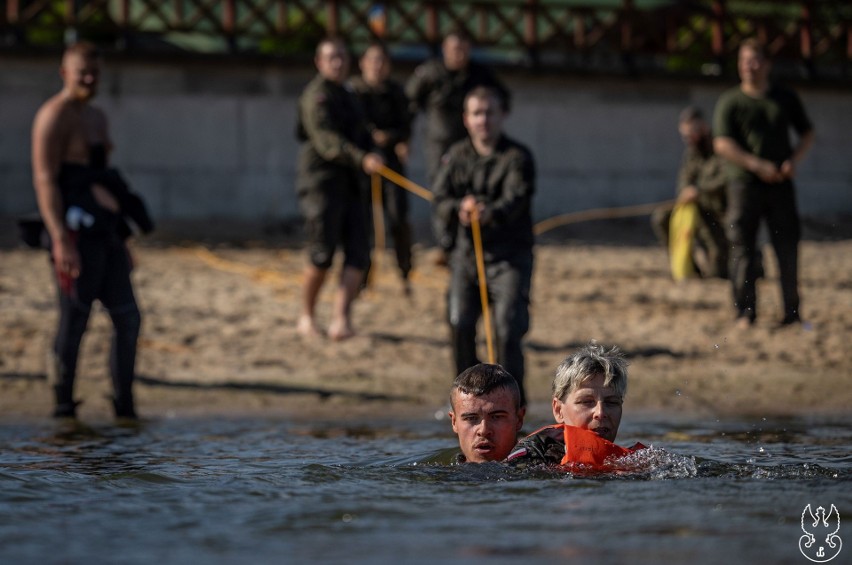 Żołnierze WOT ćwiczyli ratownictwo wodne