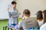 Motywy na egzaminie ósmoklasisty. Jakie ważne tematy poruszają lektury obowiązkowe?