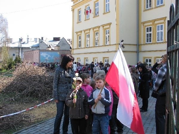 Uczniowie z Przemyśla uczcili ofiary katastrofy...