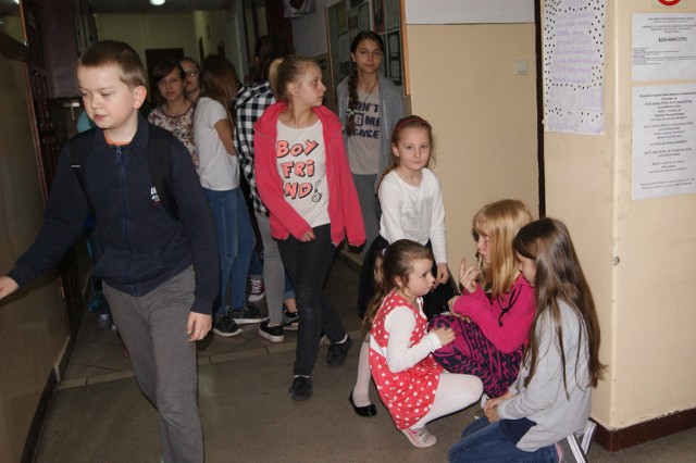 Jedną z nielicznych placówek, gdzie nie ma problemu z naborem jest Zespół Szkół w Wałdowie Szlacheckim (na zdjęciu). Do pierwszych klas zapisywane są tutaj też dzieci z Grudziądza.