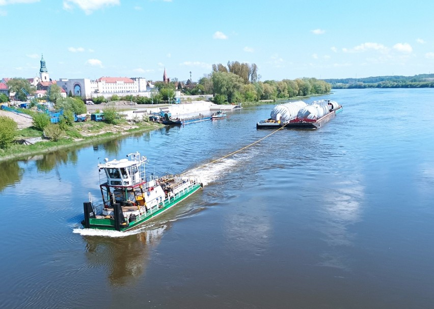 Transport zbiorników dla petrochemii w Płocku (tu na...