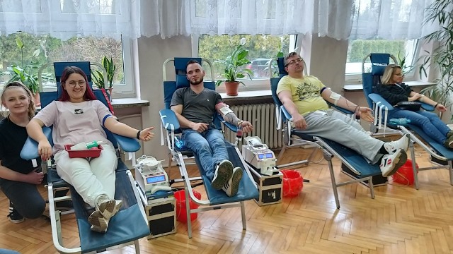Ponad 70 osób zgłosiło się do udziału w zbiórce krwi zorganizowanej  dla Patrycji i Dariusza. Więcej na kolejnych zdjęciach