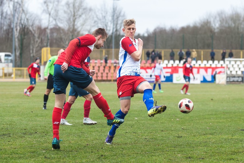 Gryf Słupsk - KTS-K Wikęd Luzino  2-0.