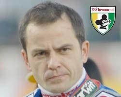 Piotr ProtasiewiczPowrót Piotra do macierzystego klubu byl hitem transferowym minionego sezonu. Początek sezonu mial nie najlepszy. Zwlaszcza nie szlo mu na wlasnym torze. Na wyjazdach bylo duzo lepiej. W drugiej polowie sezonu udowodnil jednak, ze obok Grzegorza Walaska jest liderem druzyny. &#8222;PePe&#8221; imponowal skutecznością i walecznością. Zapewne na dlugo w pamieci kibiców zostaną jego szarze pod bandą podczas pojedynku w Bydgoszczy, po których to wychodzil na prowadzenie. Średnia biegowa: 2,01. Kluby polskie: Morawski Zielona Góra (1992-1994); WTS Wroclaw (1995-1996); Polonia Bydgoszcz (1997-2002), (2005-2006); Apator Torun (2003-2004); ZKZ Zielona Góra (2007)Medale DMP: zlote 1995, 1997, 1998, 2000, 2002; srebrny 2005; brązowe 2001, 2003, 2006