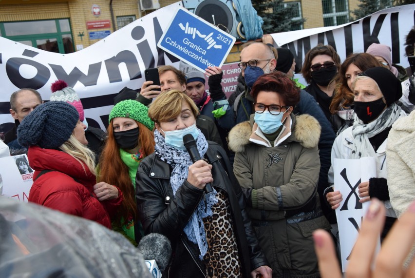 Na granicę przybyli protestujący z całej Polski. Akcję...