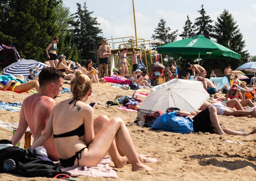 Tłumy na basenie przy ulicy Wejherowskiej i na popularnych...