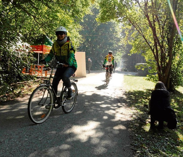 Powstają nowe ścieżki rowerowe i są oznaczane stare trasy