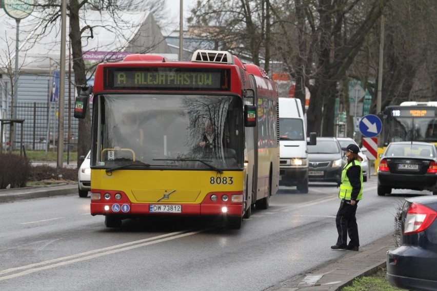 Wypadek na Boya-Żeleńskiego. Jeden z kierowców uciekł