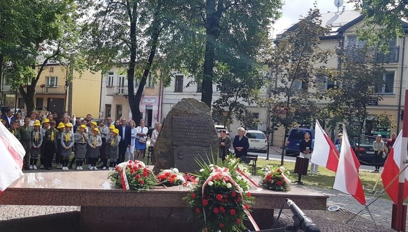 W Radoszycach uczcili pamięć wojennych bohaterów, którzy zginęli w obronie pacyfikowanej ludności