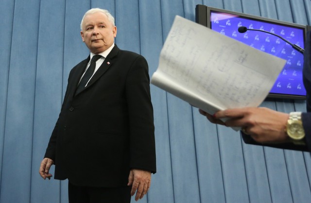 Jarosław Kaczyński. Jego partia wygrała wybory i wciąż dominuje w sondażach.