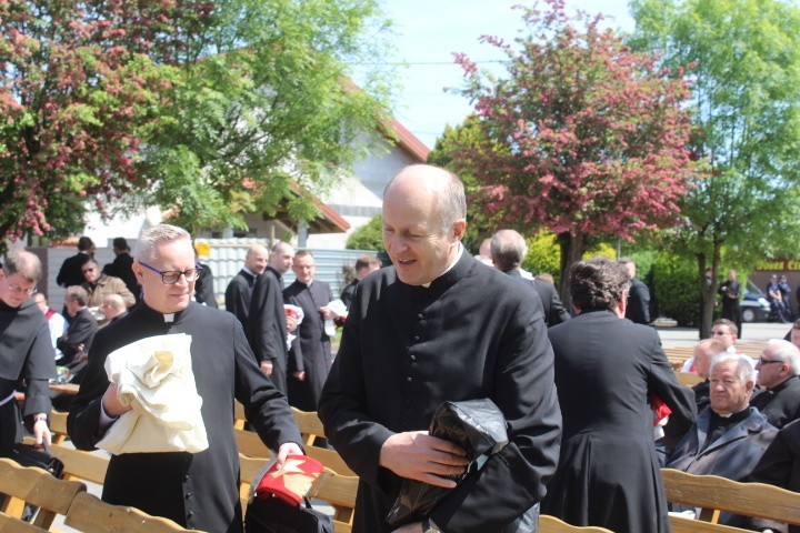 Osięciny - uroczysta msza w 20. rocznicę  beatyfikacji Błogosławionych Kapłanów Męczenników 