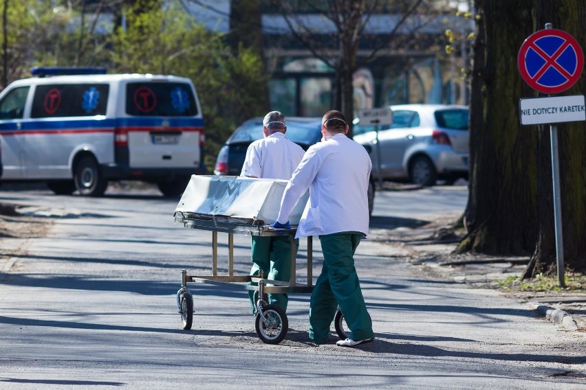 2020 rok był rekordowym po względem liczby zgonów w województwie podlaskim. Tragiczne żniwo zebrała pandemia