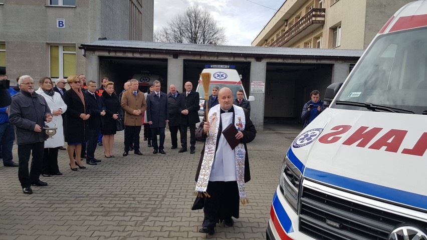 Limanowa. Dwie karetki i nowoczesny tomograf dla szpitala powiatowego [ZDJECIA]