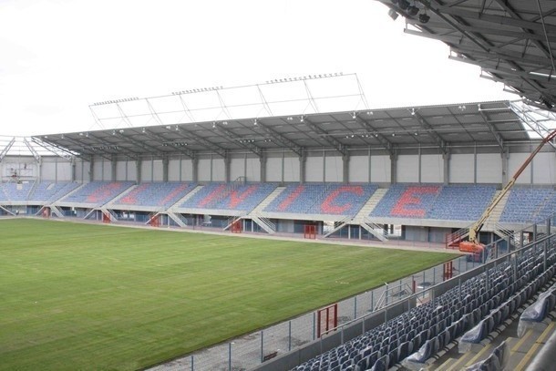 Na stadionie Piasta w Gliwicach jest już murawa