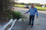 Dużo niedoróbek na małej drodze w Jeziorku w gminie Nowa Słupia (ZDJĘCIA)