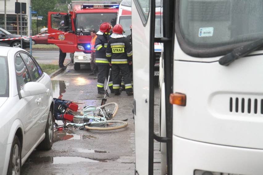 Tragiczny wypadek rowerowy. Matka zginęła, dziecko przeżyło 