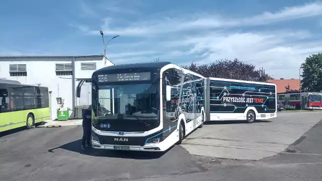 Przegubowiec, który będzie jeździł po Gorzowie, ma 18 metrów długości.