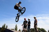 Ekstremalne zawody w Skate Parku w Inowrocławiu. Rywalizowali na hulajnogach i rowerach bmx