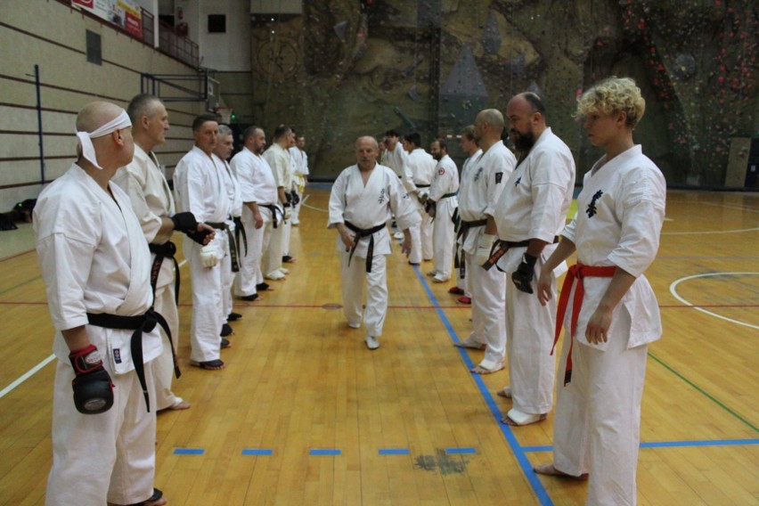 Zgrupowanie karateków w hali MOSiR w Nowym Sączu