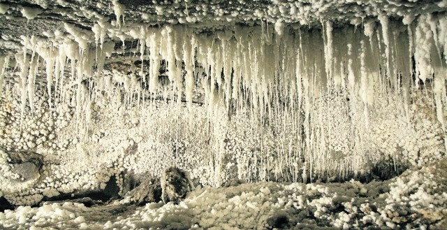 Sól to również esencja urody. Tak wyglądają stalaktyty z białego złota w wielickiej kopalni.