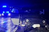 Poważny wypadek w Darżynie (powiat słupski). Dwie osoby w stanie ciężkim trafiły do szpitala. Sprawca zbiegł, potem sam się zgłosił