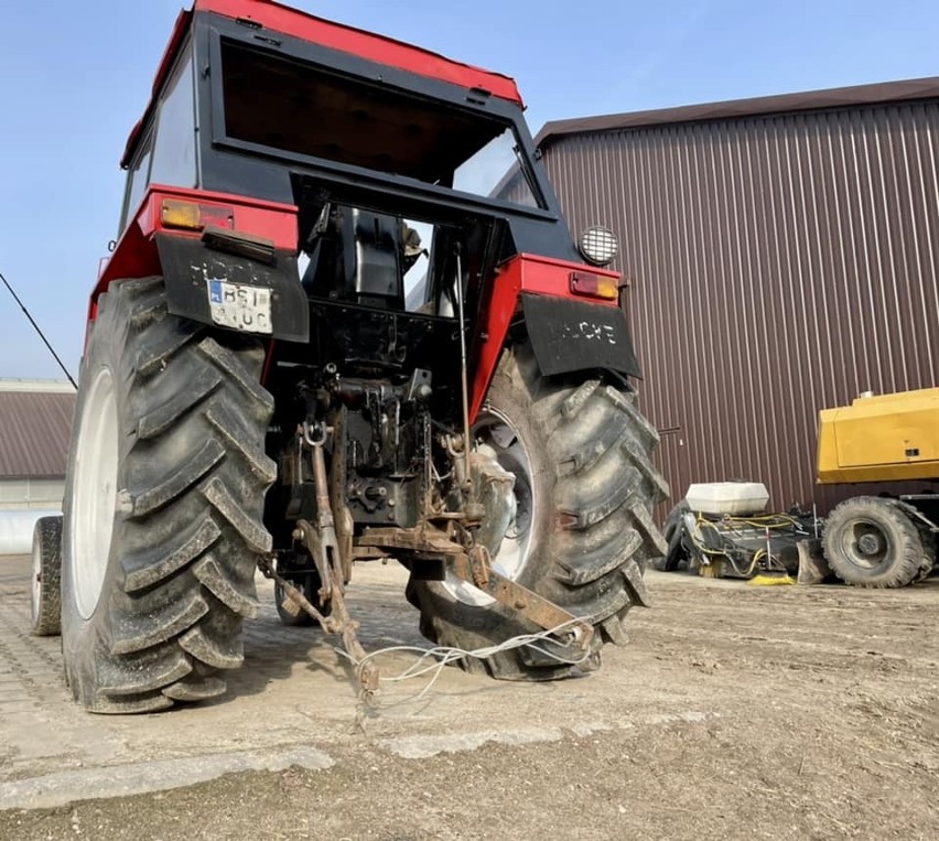 Rolnicy. Podlasie. Gwiazdy serialu sprzedają traktory. Sprzęt może mieć wartość nie tylko użytkową