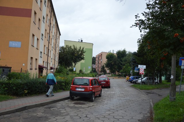 Wojewoda małopolski zmienił patrona małej ulicy w Oświęcimiu z Ignacego Fika na Tomasza Arciszewskiego. Mieszkańcy i władze miasta nie zgadzają się z tym. Sąd rozstrzygnie, kto ma rację