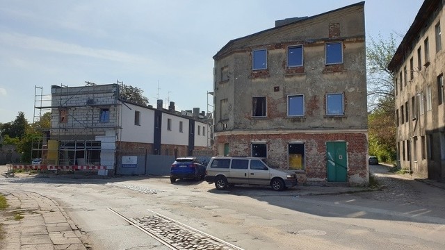 Budynki przy ul. Wróblewskiego 54 przechodzą gruntowny remont.