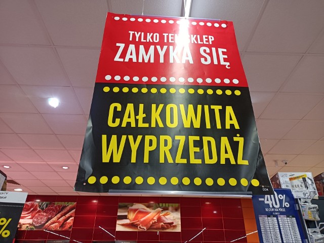 Delikatesy Centrum w Sosnowcu przy ulicy Prusa zostaną zlikwidowane. W sklepie trwa wyprzedaż towaru. Zobacz kolejne zdjęcia. Przesuń w prawo - wciśnij strzałkę lub przycisk NASTĘPNE