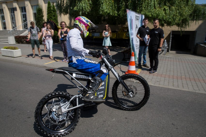 Studenci Akademii Górniczo-Hutniczej zbudowali  motocykl terenowy napędzany energią elektryczną