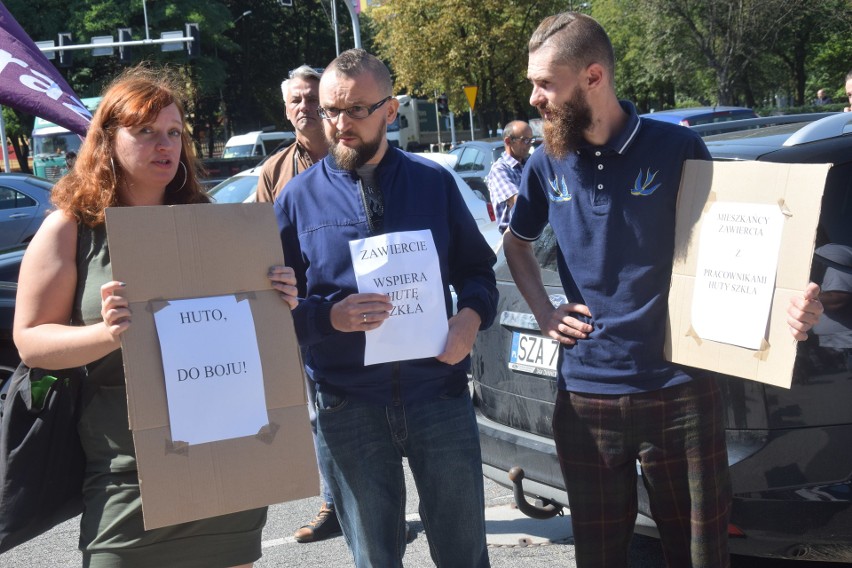 Protest pracowników Huty Szkła w Zawierciu ZDJĘCIA