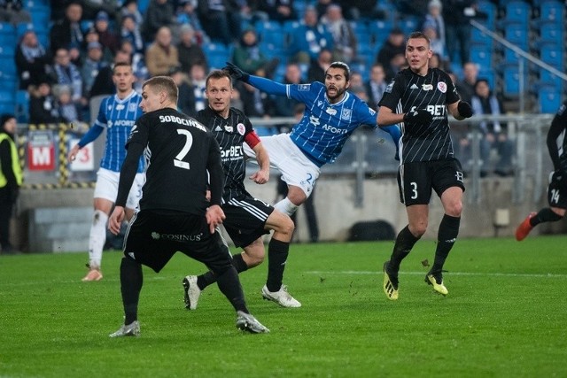 Oceniliśmy piłkarzy ŁKS w przegranym spotkaniu ekstraklasy z Lechem Poznań (0:2). Oceny w skali 1-5.Zobacz oceny na kolejnych slajdach 