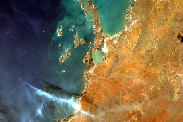 Australia - Archipelag Dampiera, składający się z 42 wysp położonych u północnych wybrzeży Zachodniej Australii. Wyspy znane są z nieskażonych warunków dla rozwoju przyrody.